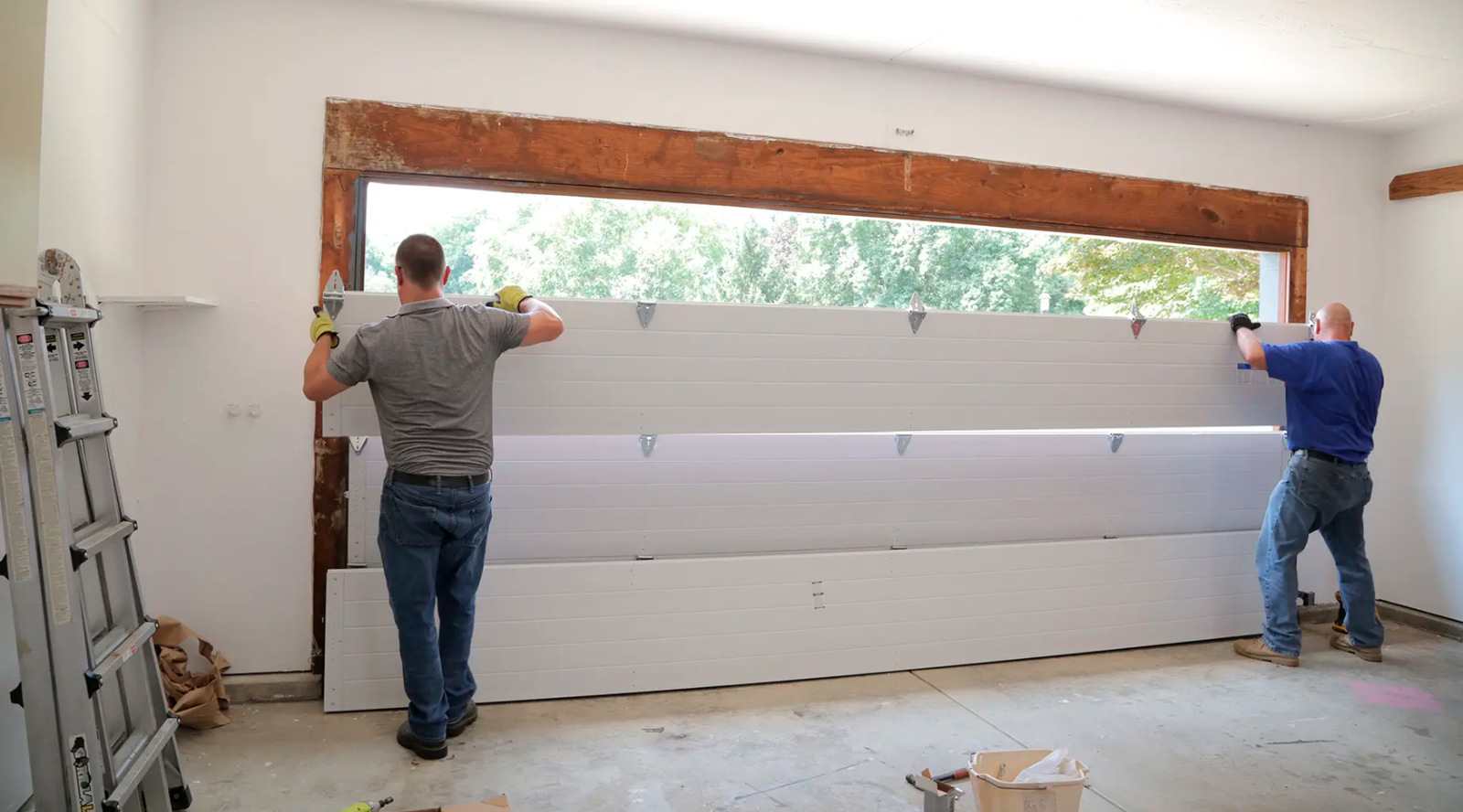 "Professional garage door installation in Lewis Center, Florida, showcasing durable and modern door designs for residential properties."